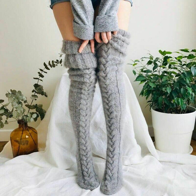 HighThighs Knit Socks